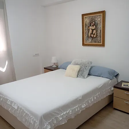 Celia Apartment *